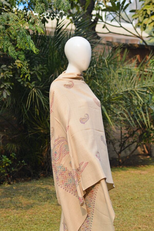 Multicolor Floral Sui Shawl - Embroidered Decoration - Image 5